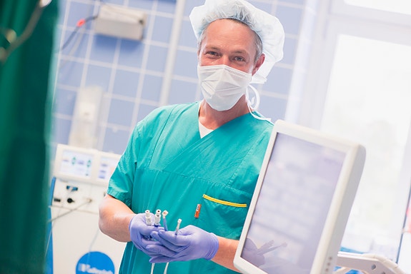 Kirurg med prober og MiraQ