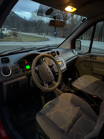 Ford Transit Connect 6 of 7