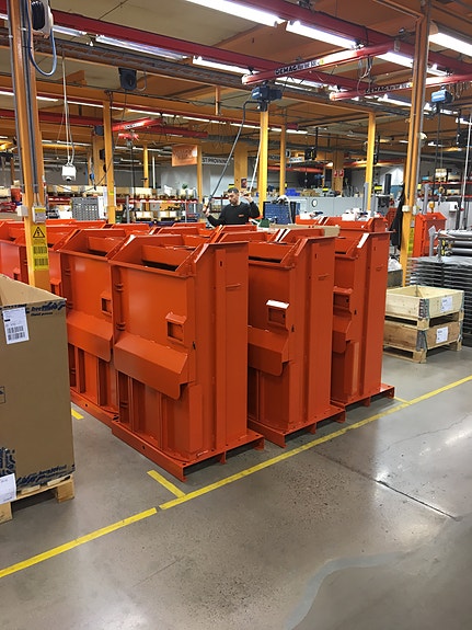 Emballasjepresse på Orwak fabrikken i Sverige. Orwak er et søsterselskap av EnviroPac.