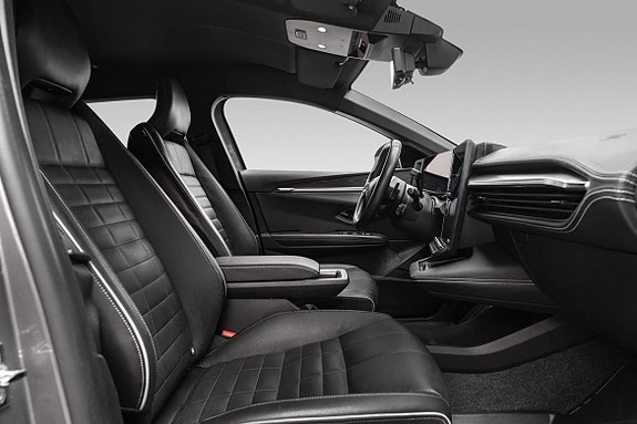 Renault Megane E-Tech 22 of 23