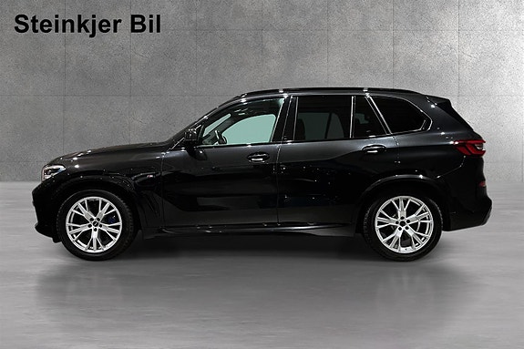 BMW X5 2 of 5