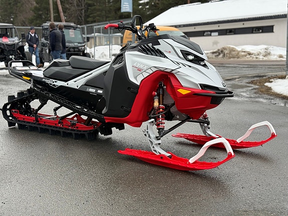 Lynx Shredder RE 3700 850 Turbo R 2027 4 of 5