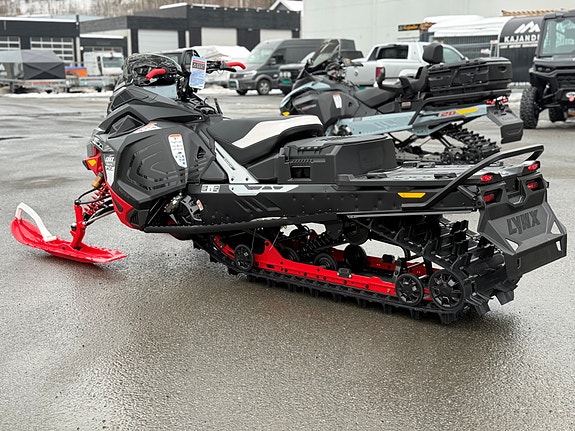 Lynx Brutal RE 850 E-TEC 2027 2 of 6