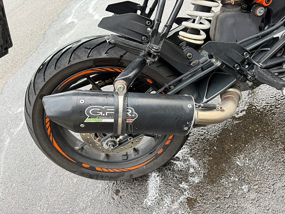 KTM 125 Duke 5 of 7