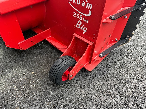 Tokvam 255THS BIG totrinns snøfres 2011, kr 55 000,-