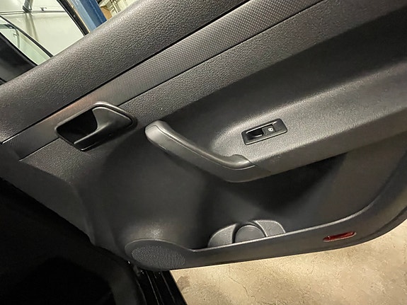 Volkswagen Caddy Maxi 19 of 29