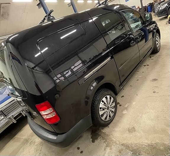 Volkswagen Caddy Maxi 8 of 29