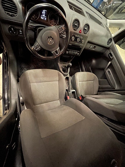 Volkswagen Caddy Maxi 18 of 29