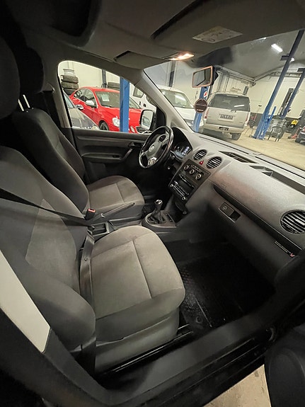 Volkswagen Caddy Maxi 22 of 29
