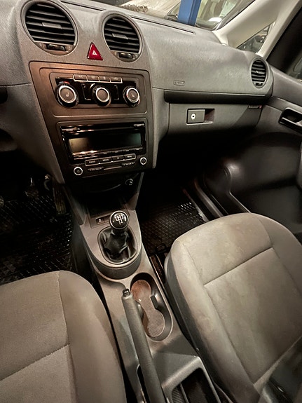 Volkswagen Caddy Maxi 12 of 29