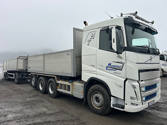Volvo FH 540 8x4 Tridem med alu. kasse og Maur tipphenger for 50T og 60T.