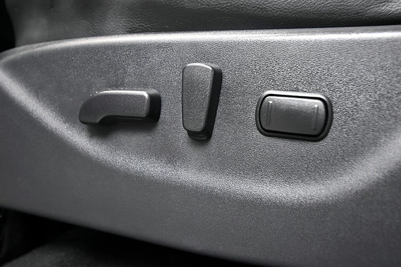 Nissan Navara 25 of 30