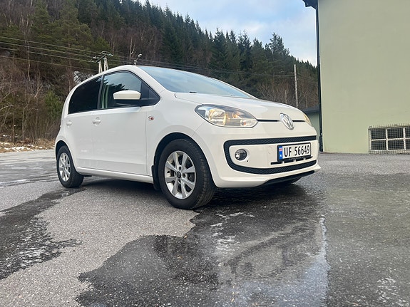 Volkswagen UP! 2 of 30