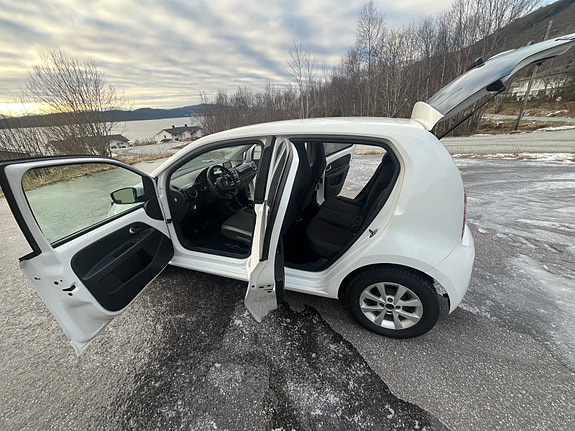 Volkswagen UP! 13 of 30