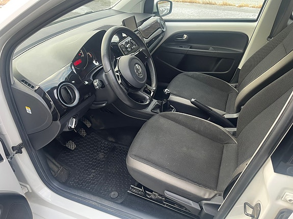 Volkswagen UP! 10 of 30