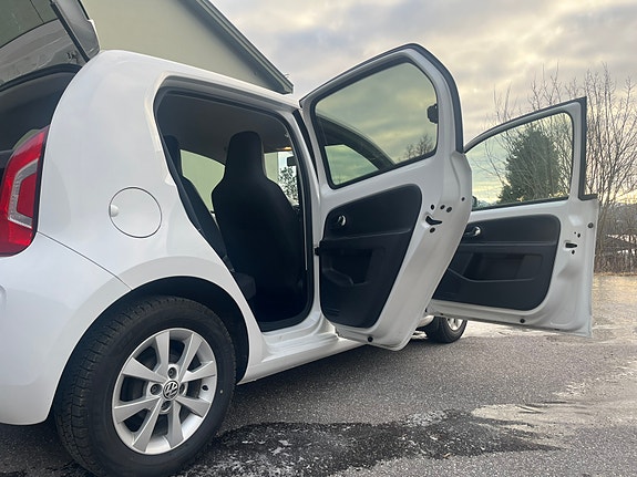 Volkswagen UP! 15 of 30