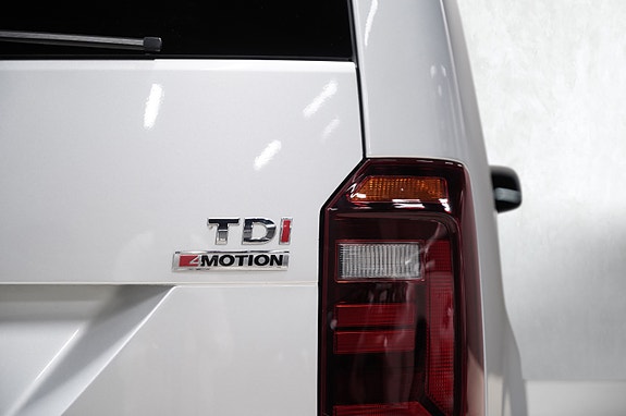 Volkswagen Caddy Maxi 10 of 22