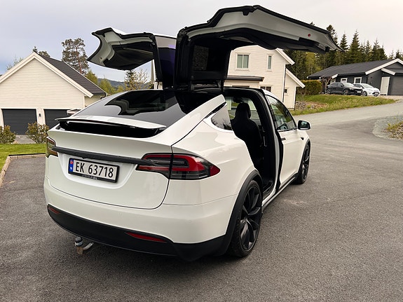 Tesla Model X 9 of 30