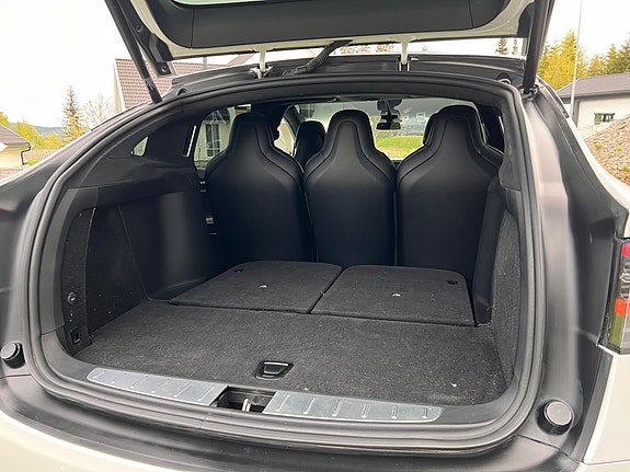 Tesla Model X 30 of 30