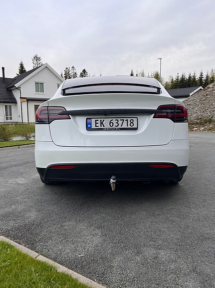 Tesla Model X 13 of 30