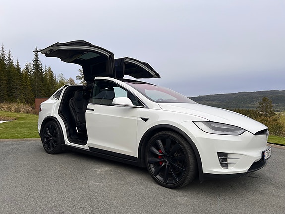 Tesla Model X 7 of 30