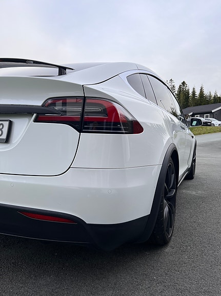 Tesla Model X 12 of 30
