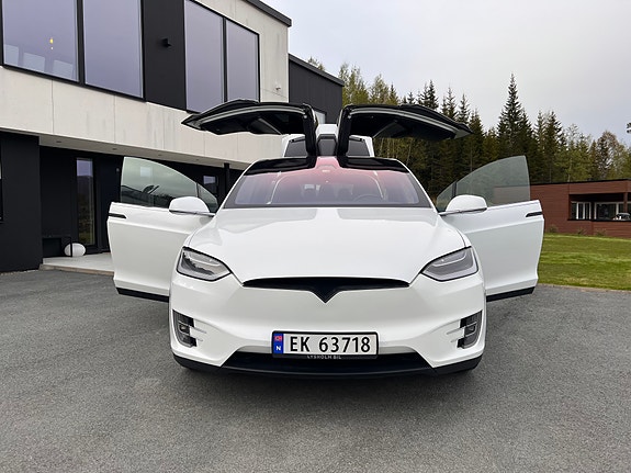 Tesla Model X 3 of 30