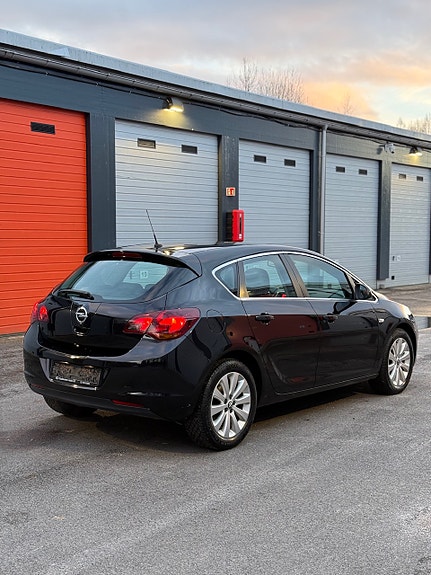 Opel Astra 5 of 5