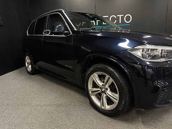 BMW X5 3 of 5