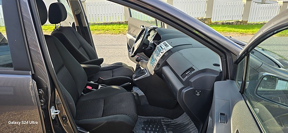 Toyota Corolla Verso 14 of 30