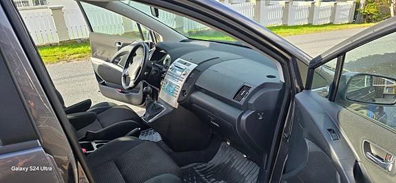 Toyota Corolla Verso 13 of 30