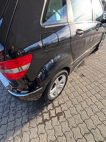 Mercedes-Benz B180 24 of 30