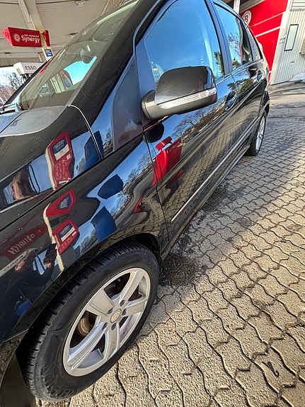 Mercedes-Benz B180 17 of 30