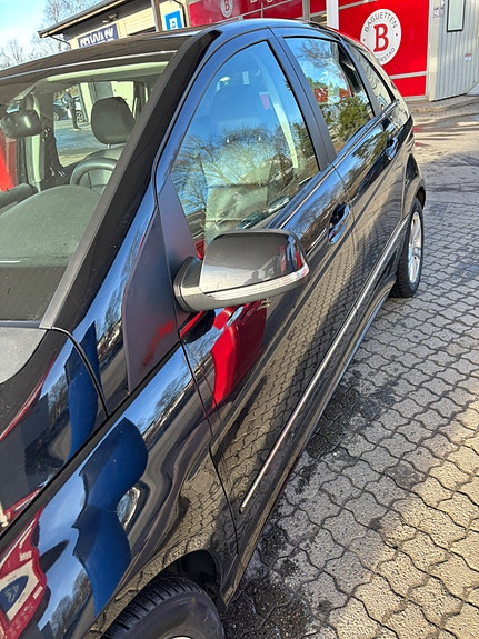 Mercedes-Benz B180 25 of 30