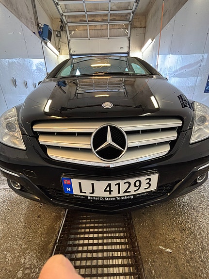 Mercedes-Benz B180 7 of 30