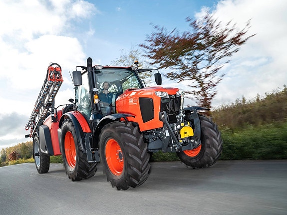 Kubota M6-111 Utility