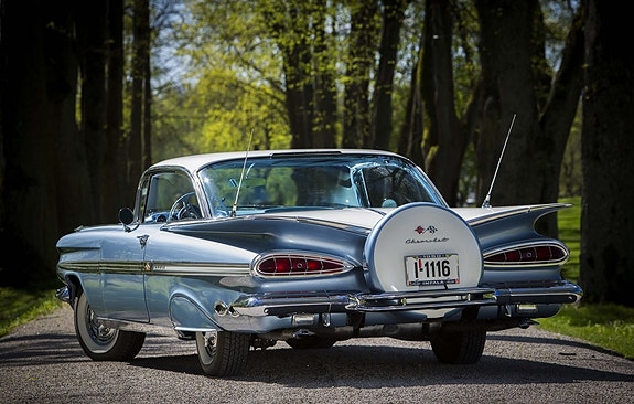 Chevrolet Impala 4 of 5