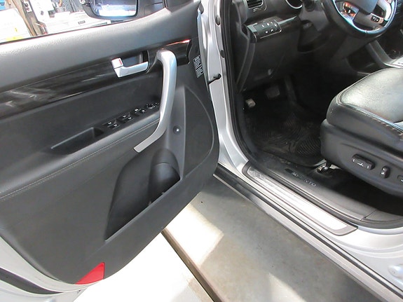 Kia Sorento 6 of 21
