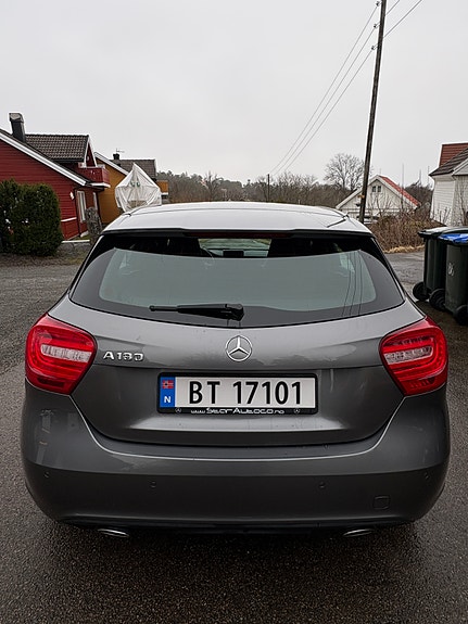 Mercedes-Benz A180 4 of 5