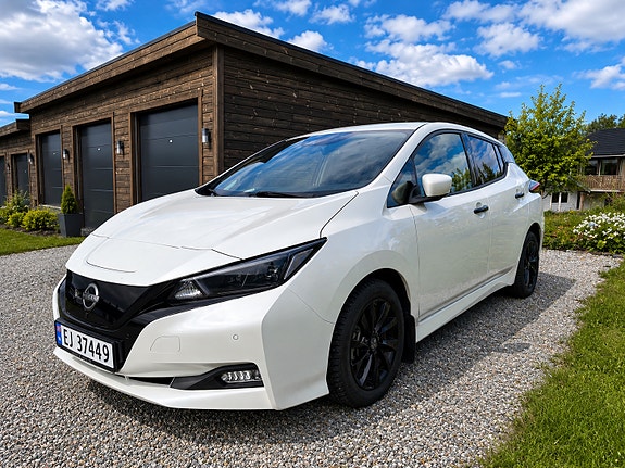 Nissan Leaf 2 of 7