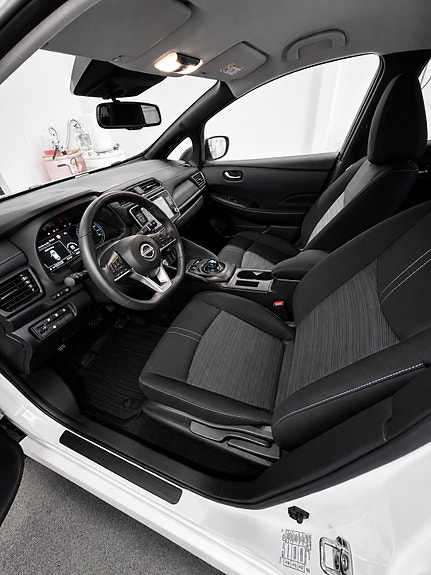 Nissan Leaf 5 of 7