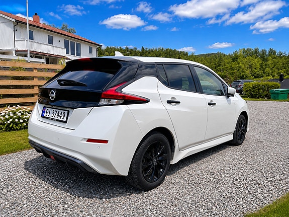 Nissan Leaf 3 of 7