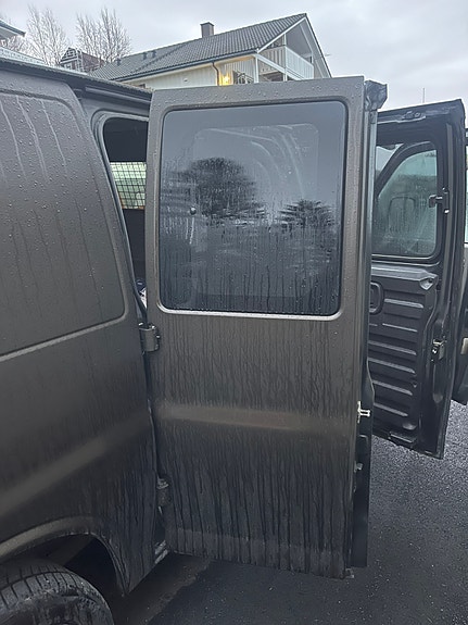 Chevrolet Express 7 of 15