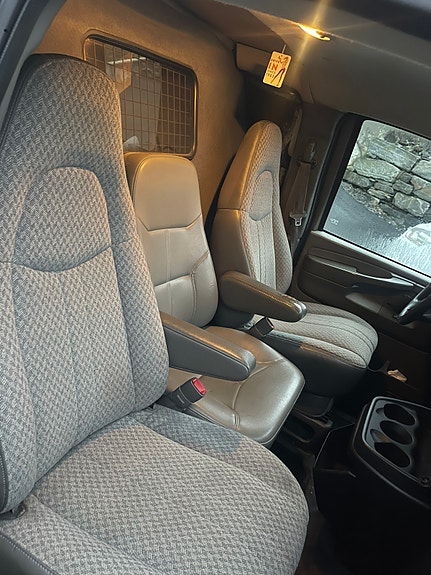 Chevrolet Express 11 of 15