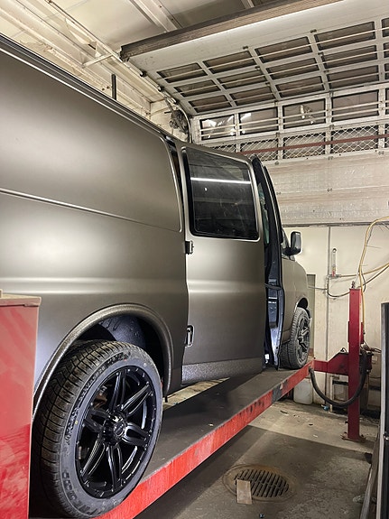 Chevrolet Express 3 of 15