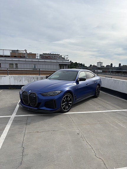 BMW i4 3 of 5