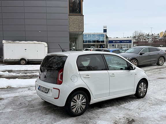 Volkswagen UP! 5 of 5