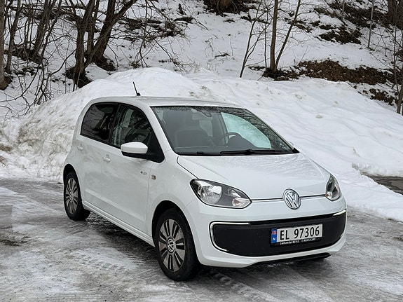 Volkswagen UP! 3 of 5