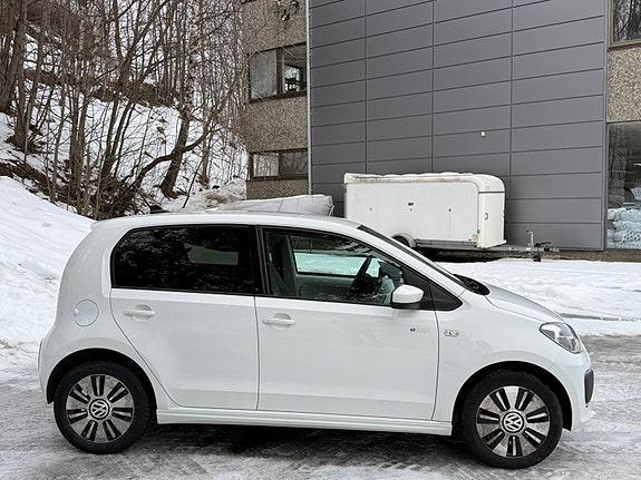 Volkswagen UP! 4 of 5