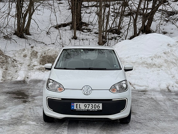 Volkswagen UP! 2 of 5